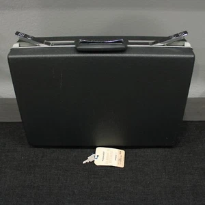 Samsonite Classic II Attache Carry Case Vintage Briefcase Hard Shell Slim + KEY - Picture 1 of 12