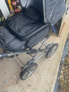 Silver Cross sleepover pram - Picture 1 of 7