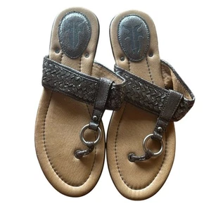 Frye Sz 8 Leather sandals Brown and Tan flip flops Flat Thong logo - Picture 1 of 11