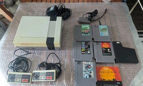 Nintendo NES Konsole mit 7 Spiele Mario Tetris Gradius... 2 Controller