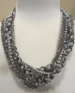 COLLAR MULTIHILO TONO PLATA IMITACIÓN PERLAS Y METAL DECLARACIÓN - EL LIMITADO - Imagen 1 de 2