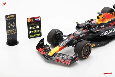 Spark 12S040 1/12 Rosso Bull RB19 No.1 Qatar Gp 2023 Massimo Verstappen Con Pit - Immagine 1 di 4