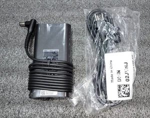 NEW! GENUINE DELL 90W 19.5V LAPTOP AC ADAPTER DP/N: 090YP3 (RIGHT ANGLE TIP) - Picture 1 of 3