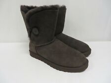 UGG Bailey Button boots 5803 in chocolate brown - Boxed - UK size 8.5 (EU 41)