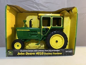 Trattore John Deere 40° Anniversario 4010 scala 1/16 - Foto 1 di 9