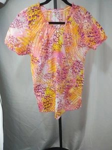 Blusa Médica Bring It On Cuello con Volantes y Mangas Cortas, Talla L - Imagen 1 de 15