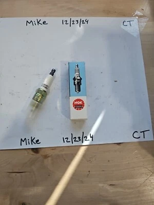 Bujías NGK UR45 V-Power NOS Foto 1 de 4