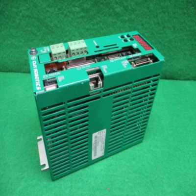 [Used] CM / SVFH3-F3-NWK *HMB2 / SERVO DRIVE, 1pcs - Image 1 of 3