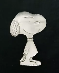 Spilla cappello statuina metallo argento cane arachidi marrone Charlie SNOOPY peltro H - Foto 1 di 2