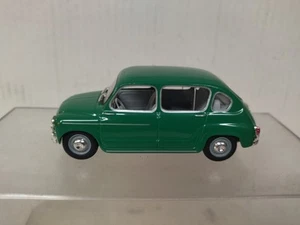 SEAT 800 1964 VERDE (SEAT 600 4-DOOR) 1:43 SALVAT SOLIDO NO BOX - Imagen 1 de 4