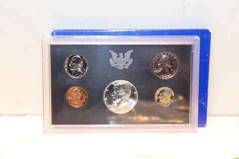 1970 S United States Mint Annual 5 Coin Proof Set with Original Box Cover