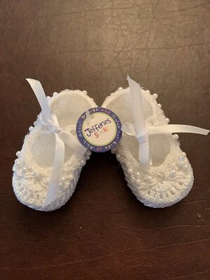 Jefferies Socks Newborn White Crocheted Booties Shoes. 0-1 - Image 1 of 4
