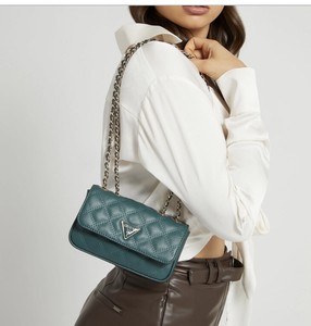 Las mejores ofertas en Bolsos y carteras Mini GUESS acolchado para mujeres  | eBay
