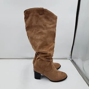 Journee Collection hellbraun Western-Stil lässig kniehoch innen Reißverschluss Absatz Stiefel 9 - Bild 1 von 10