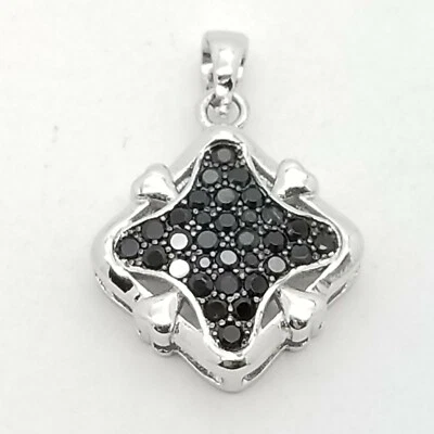 Colgante cuadrado ondulado de espinela negra pavé de plata de ley 925 de 4 esquinas de 3/4' pulgadas  Foto 1 de 4