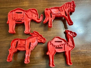 4 Vintage Red Plastic Christmas Cookie Cutters-Elephant Donkey Horse Camel Lot - Picture 1 of 2