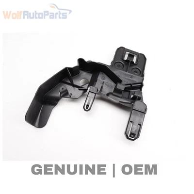 Mercedes-Benz C43 AMG 2017-2021 - Pestillo de puerta / Soporte de actuador de bloqueo Foto 1 de 4