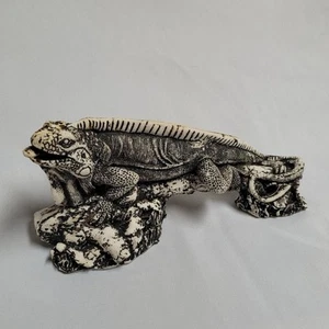 Vintage Gradient Black & White Iguana Lizard Realistic Statue Resin Figurine 9" - Picture 1 of 6