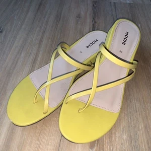 Sandals Mochi Women's Neon Yellow Cross Strap Wedges Size 39/US 8.5 EUC - Picture 1 of 7