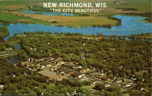 Postcard Chrome The City Beautiful New Richmond WI P1305 - Picture 1 of 2