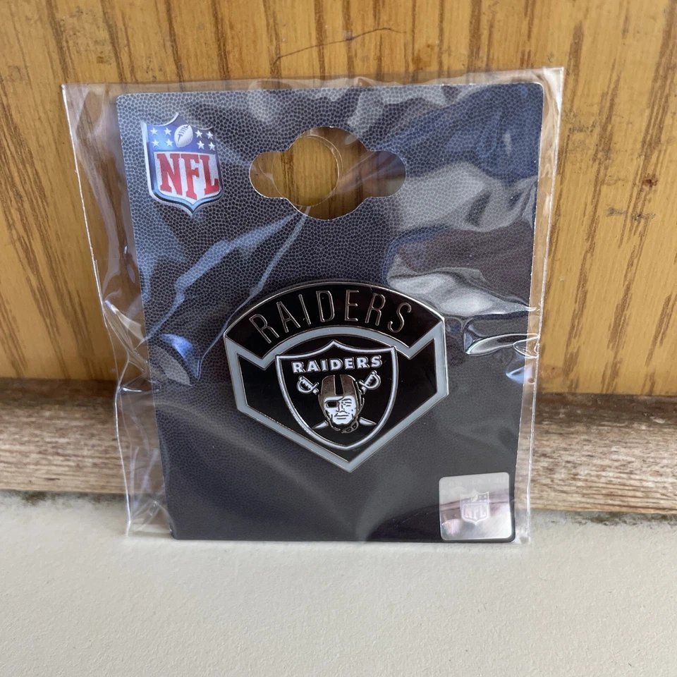 NUEVO PIN TRIUMPH RAIDERS 🔥🔥SOMBRERO SOLAPA COLECCIONISTA 🔥🔥NFL🏈🏈🏈🏈🏈 Foto 1 de 1
