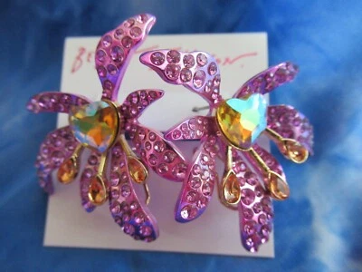 Aretes Betsey Johnson Auténticos PÚRPURA Jardín Glamour Flor Iris Nuevos con Etiquetas Foto 1 de 4