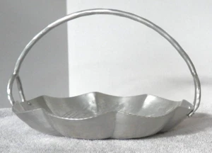 Beautiful Hammered Aluminum Silver Tray w/Handle (Everlast Fored Aluminum) - Picture 1 of 5