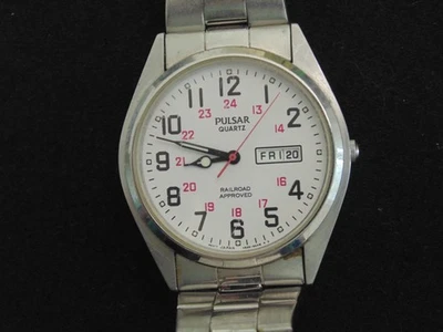Винтажные мужские кварцевые часы Pulsar V533-9A00 утвержденный железной дорогой день дата 7,5 дюйма работают в очень хорошем состоянии - Изображение 1 из 4