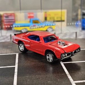 1/64 Johnny Lightning 1970 Plymouth Super Bee 70 Muscle Cars USA Diecast Red Car - Picture 1 of 10