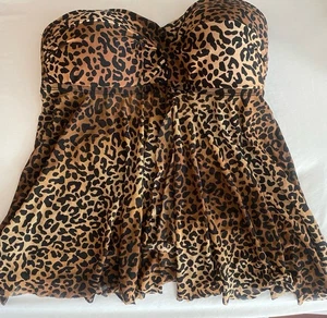 Leopard Print Swim Tankini Bathing Suit Top Built-In molded cups Women's Size M - Picture 1 of 16