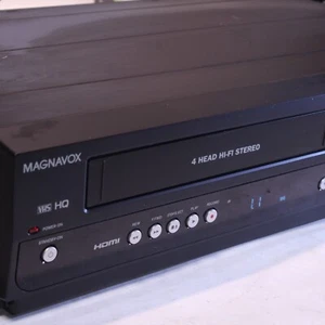 Combo grabadora de DVD Magnavox VCR ZV427MG9 HDMI 4 cabezales - Imagen 1 de 7