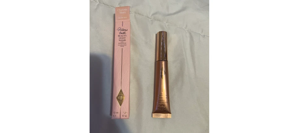New in box CHARLOTTE TILBURY Beauty Light Wand Pillow Talk Highlighter full size - Image 1 of 1