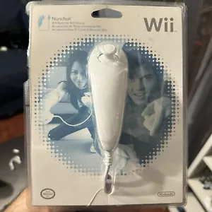 Nintendo Wii Nunchuck telecomando bianco originale OEM nuovo semi sigillato - Foto 1 di 4