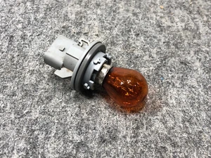 2004-2006 Pontiac GTO Turn Signal Park Light Lens Bulb Socket Genuine GM USED - Picture 1 of 11