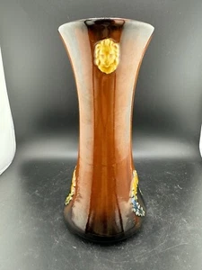 Rare Vintage Peters & Reed Vase Lion / Wreath 8 1/2” - Picture 1 of 9