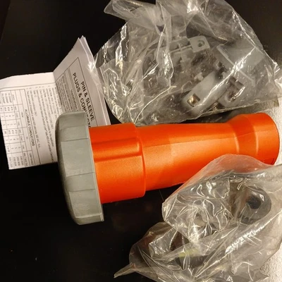 NUEVO Conector de pin y funda Hubbell HBL420C7W 20A 480VAC 10HP Foto 1 de 3