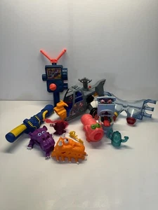 Vintage Kenner Real Ghostbusters Toys: Ecto-2; Goggles; PK Meter; Ghosts - Picture 1 of 20