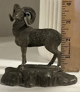 Figura de peltre H. Wilson firmada por oveja cimarrón peltre Hudson de colección #933/3000 - Imagen 1 de 4