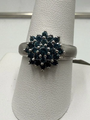 Banda de flores con racimo de diamantes azules terciopelo fuego 10K vintage VS 0,75 CTW Foto 1 de 4