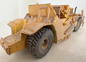 Norscot 55182 CAT 623G Elevating Scraper 1:50 Machines At Work Series - Picture 1 of 7