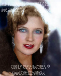 OLGA BACLANOVA Freaks Star | HALLOWEEN MONSTER FARBFOTO VON CHIP SPRINGER - Bild 1 von 1
