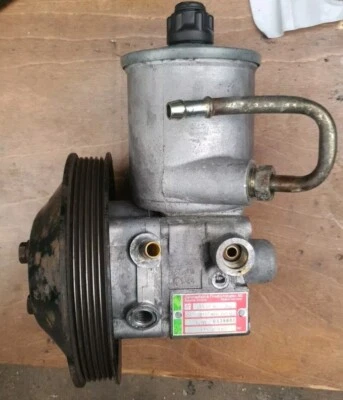 Bomba de dirección asistida/bomba tándem Mercedes-Benz W124 300D OM606 ZF Foto 1 de 3