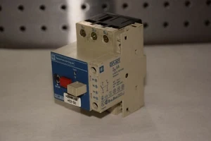 TELEMECANIQUE GV1-M08 C/GV1-A01 2,5-4AMP 660V 50/60Hz ARRANCADOR MANUAL MOTOR  - Imagen 1 de 5