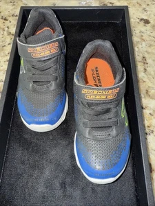 Skechers Boys Sz 10 Flex-Glow Bolt Light-Up Stretch Laced Sneaker. 4601 - Picture 1 of 12