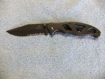Gerber Paraframe I, Serrated Edge with Titanium Coating, Popular Mid-size Blade! - Image 1 of 3