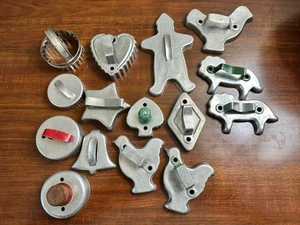 Vintage Aluminum Xmas Cookie Cutters Red & Green Wood & Metal Handles Lot Of 15 - Picture 1 of 6