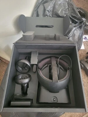 Last gen. Oculus Rift S - 184 Play Hours - Image 1 of 4