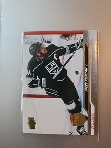 2023-24 Upper Deck Series 1 Hockey Exclusives Anze Kopitar #82 18/100 LA Kings