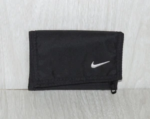 Nike Basic Geldbörse schwarz Nylon dreifach faltbar RN # 129862 SAUBERER Zustand 5" x 3,5" - Bild 1 von 12