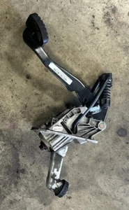 Wabco Freightliner Hydraulic Clutch Pedal Assembly - 9650057152 - Picture 1 of 5